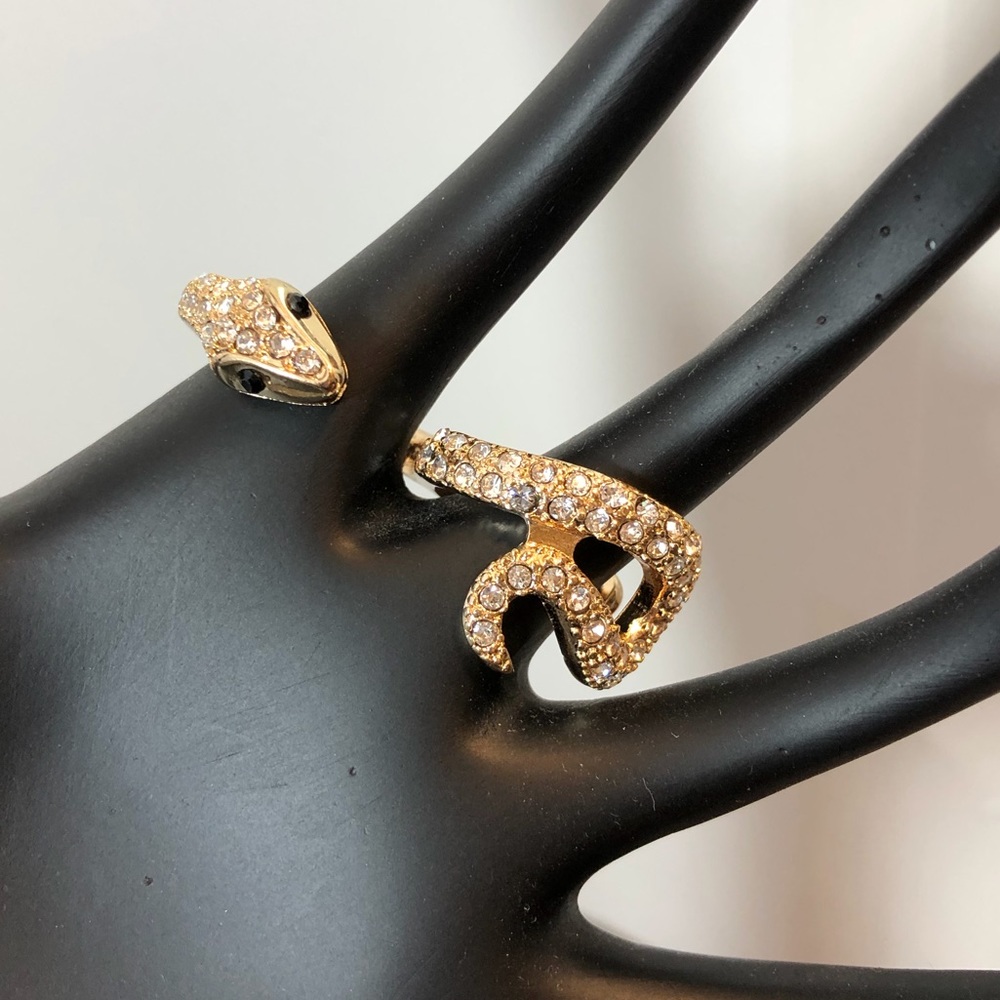 💙New💙 Snake Double Finger Crystal Ring NWT - Picture 3 of 8